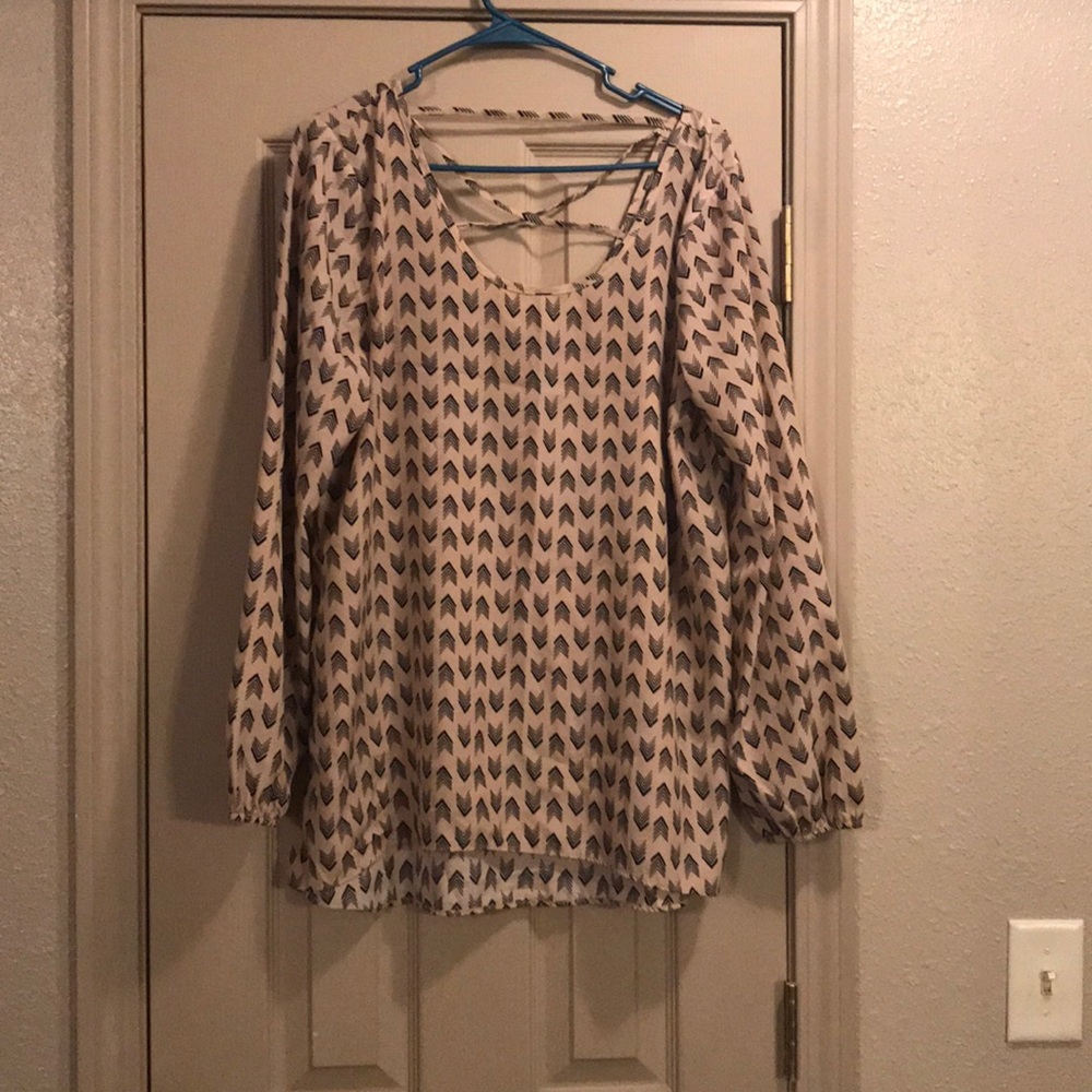 Tunic detailed top